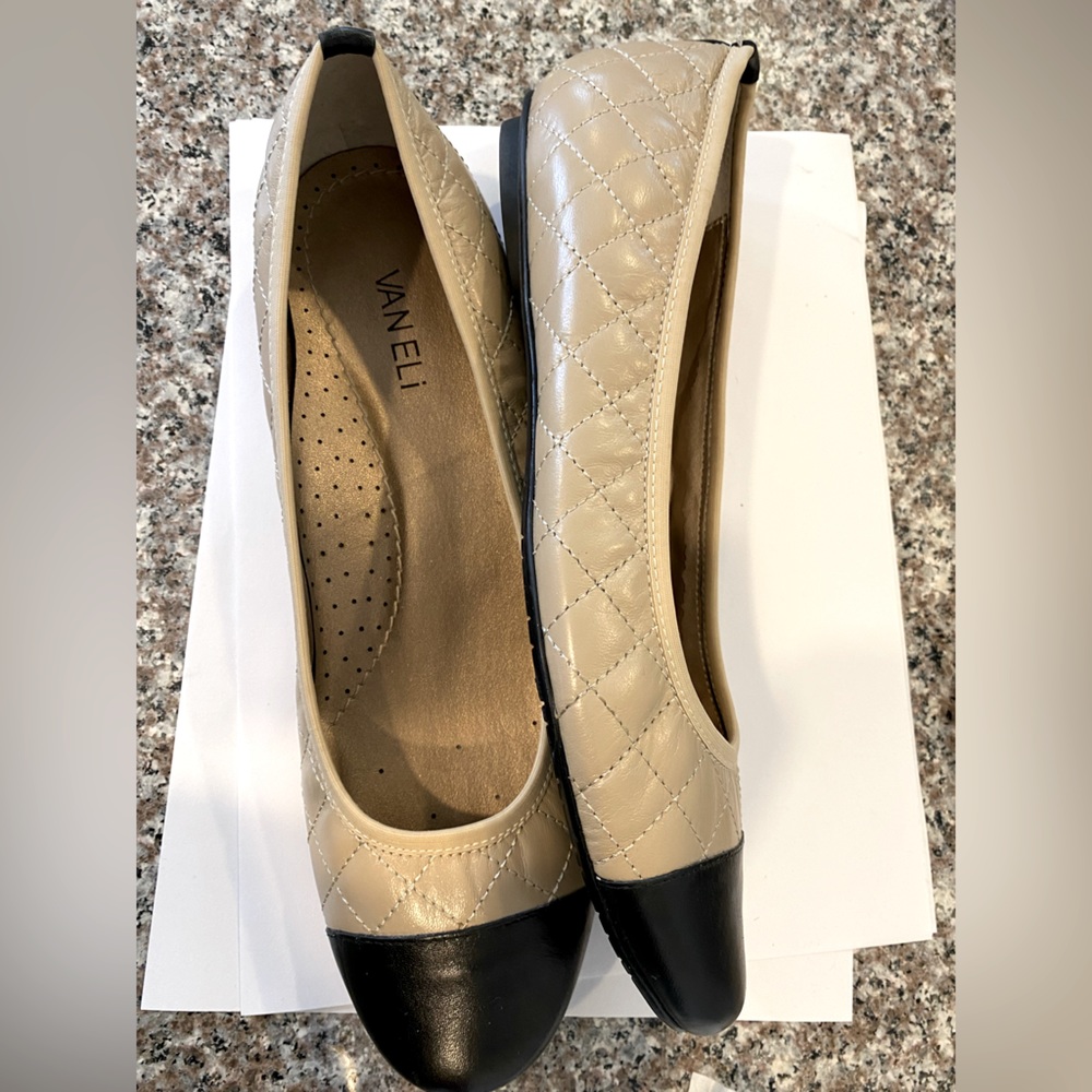 Brand New Vaneli Flats